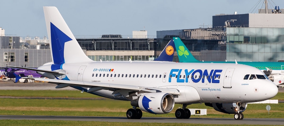 Сайт флай ван. Airbus a319 flyone. Авиакомпания flyone Armenia. A320 er-00002.